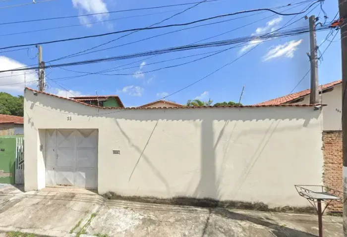Casa Térrea para venda tem 198 m², com 3 quartos no bairro Jardim Santa Cecília.