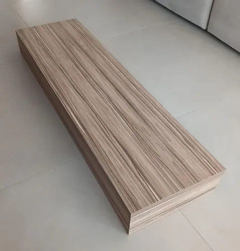 Estrado de madeira 149 cm comprimento por 40 de largura e 16cm de espessura