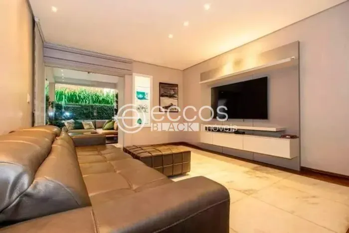 Casa à venda, 6 quartos, 1 suíte, 4 vagas, Santa Lúcia - Belo Horizonte/MG