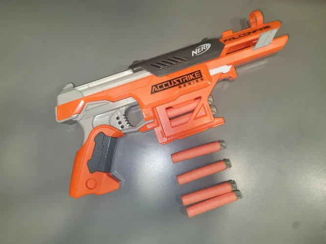 Nerf N-Strike Elite AccuStrike FalconFire + 6 Dardos - Excelente Estado