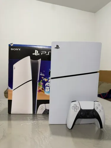 PS5 SLIM DIGITAL 825GB EXTREMAMENTE NOVO