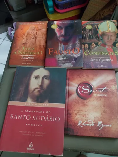 Vendo livros ?