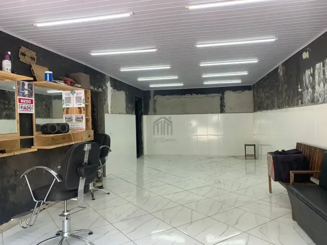 Casa e um salão comercial Bairro: Vila Santa Rita - Itapevi - SP