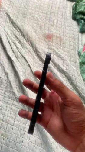 iPhone 16e