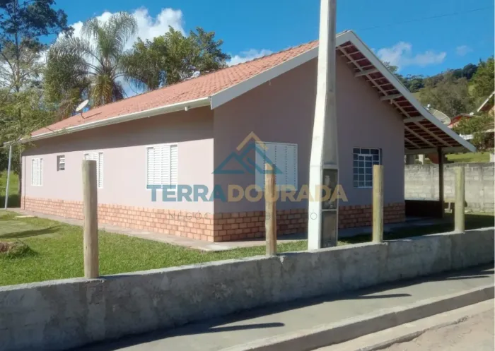 Casa à venda em São Bento do Sapucaí-SP