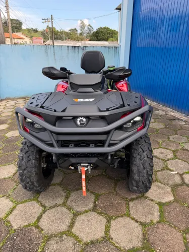 Can-Am Outlander MAX XT 850, 2025 com apenas 800 km rodados, em estado impecável. 