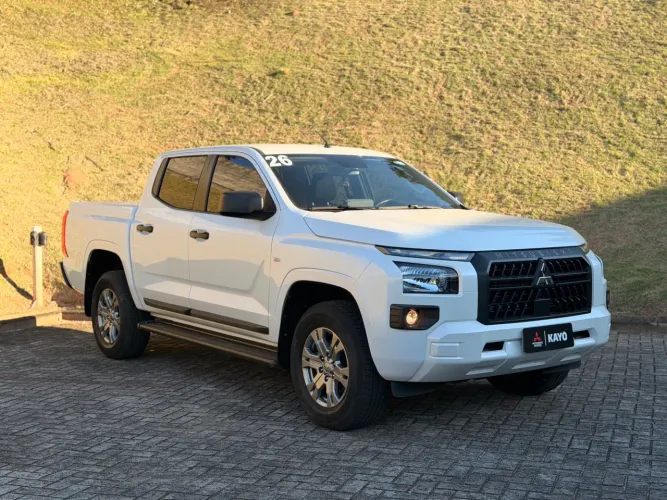Mitsubishi TRITON GLS 2.4 CD 4X4 TB Diesel Aut. 2026