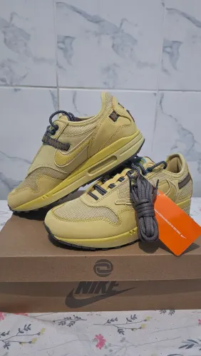 Air Max 1 x Travis Scott Saturn Gold 