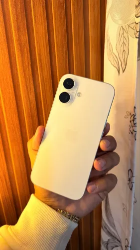 iPhone 16