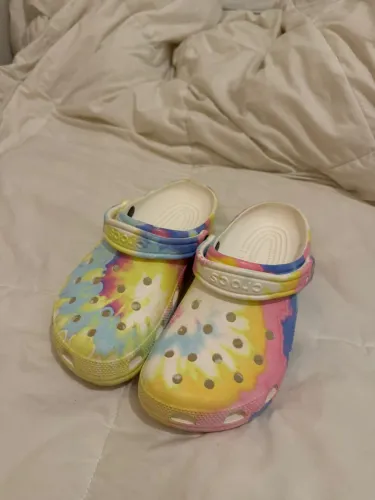 crocs