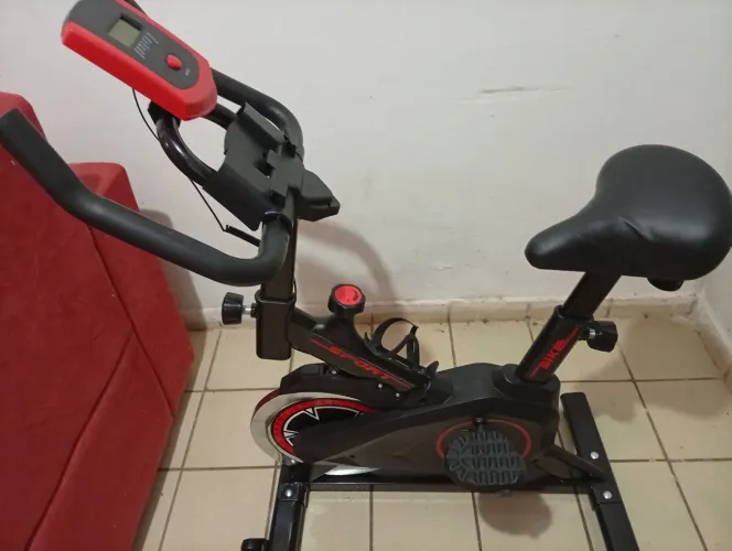 Bicicleta nova usada poucas vezes