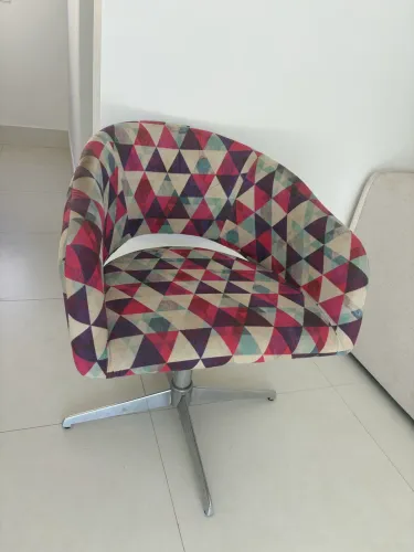 Cadeira Giratória Estofada