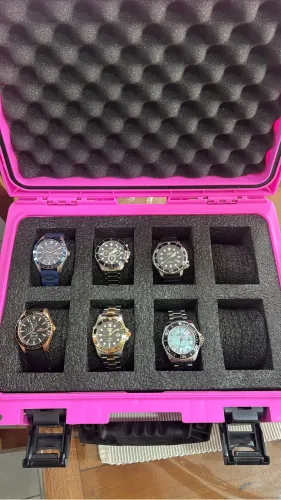Case Invicta e relógios