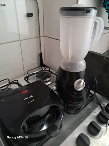 Vendo liquidificador e sanduicheira