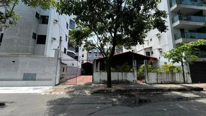 Imóvel com 392 m²  em Jardim da Penha, Vitória/ES.