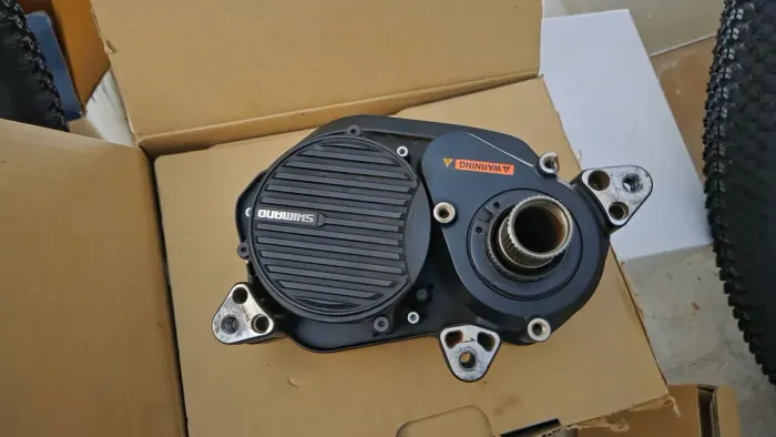 Motor shimano E8000