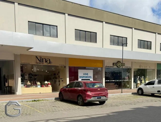 Sala comercial para locação no Pátio Artêmia, bairro Sim