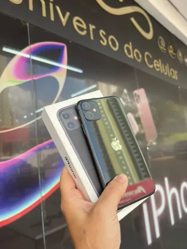 iPhone 11 64GB com caixa <br>68% <br>Recebeu uma tela nova <br>R$ 999,00