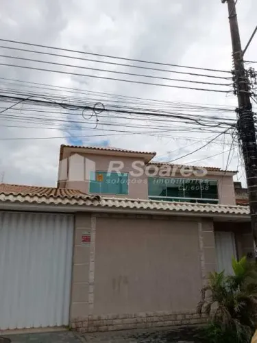 Casa de rua : Linear / Residencial / Campinho
