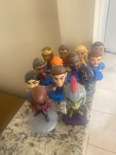 Bonecos marvel McDonald?s
