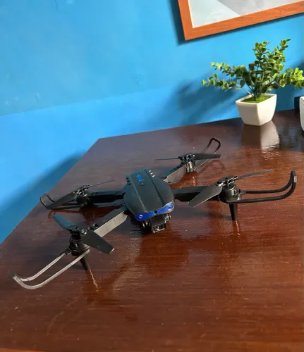 Drone Dobrável com Câmera HD e Controle Remoto