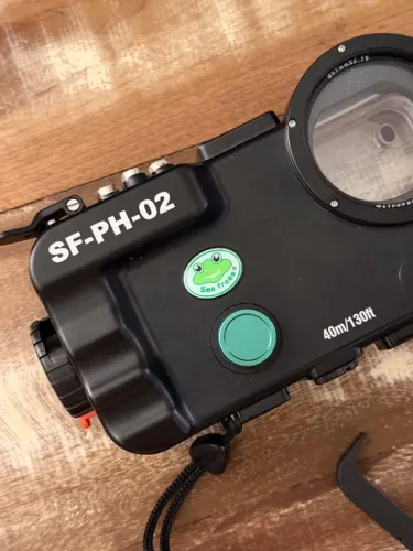 Seafrogs [40m/130ft] Underwater Scuba Housing Waterproof Diving Case for iPhone