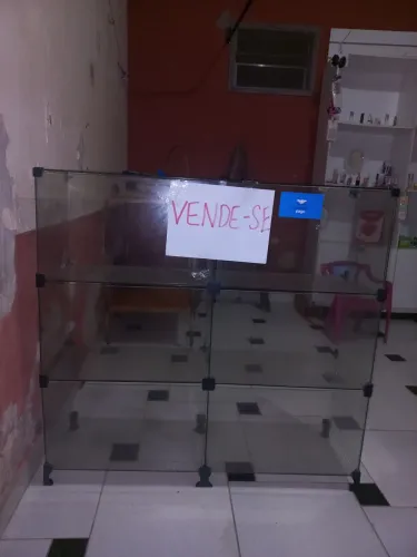 Vitrine semi nova , ótima pra expor seus produtos!