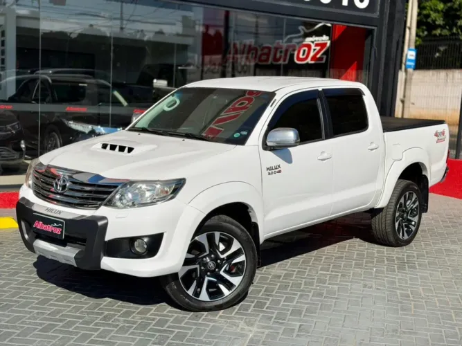 Toyota Hilux CD SRV 4X4 3.0 8V 116cv TB Diesel 2011