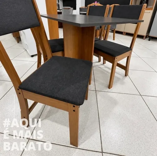 Conjunto mesa 4 lugares com cadeiras nova
