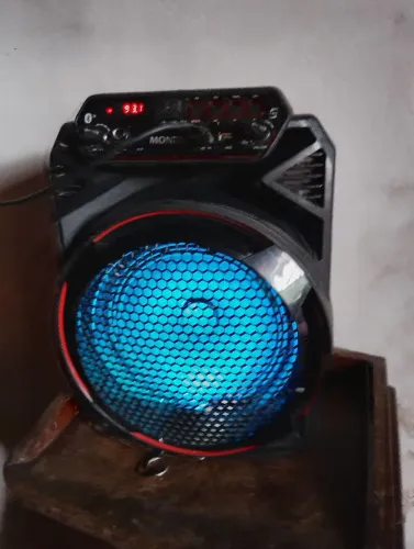 Caixa bluetooth mondial, carregamento direto, não carrega a bateria ?