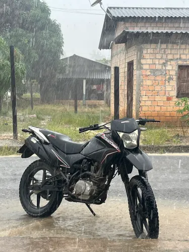 Vende-se bros 150 