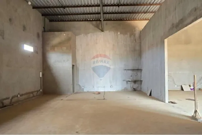 Galpão de 168m² na Avenida Nova Venécia
