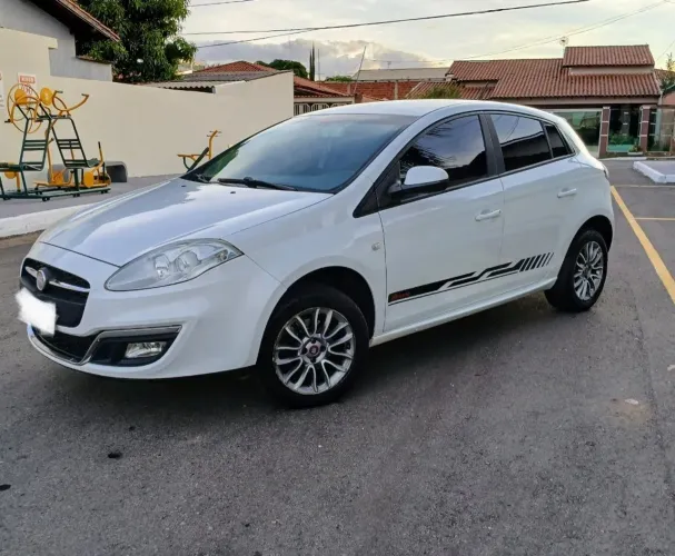 Fiat Bravo Essence 1.8 Flex 16V 5P 2016