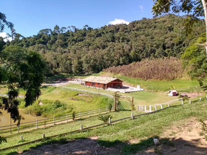 Venda - Fazenda de 8 Alqueires - São Luis Paraitinga