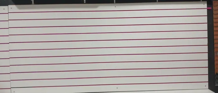 Painel canaletado/ expositor para loja e acessórios em geral