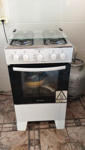 Fogão 4 bocas, semi-novo, funcionando tudo perfeitamente