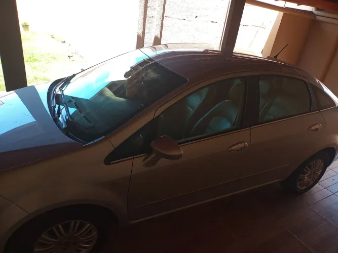 Fiat Linea Essence 1.8 Flex 16V 4P 2013