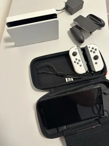 Nintendo Switch OLED Completo + Bolsa Original Nintendo