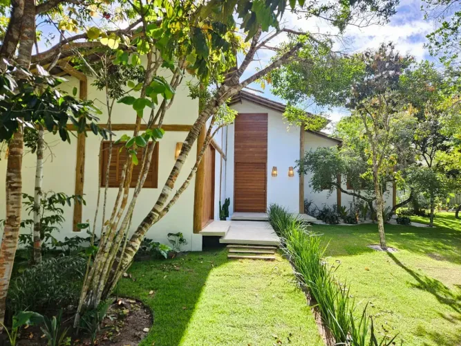 Casa de condomínio para venda possui 360 metros quadrados com 5 quartos