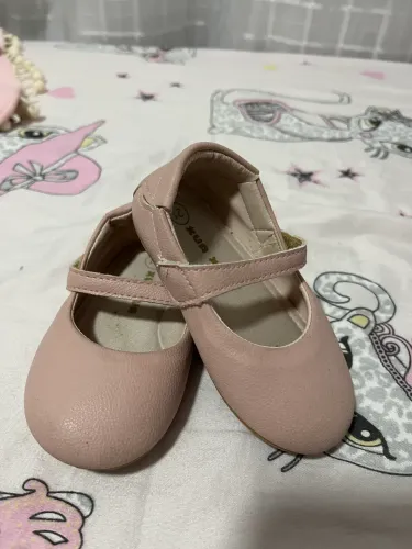 Roupas e sapatos infantis 