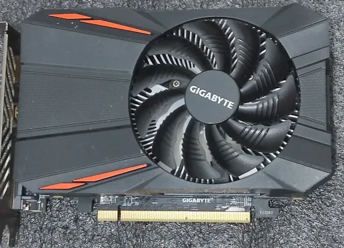 RX 560 4gb OC - Gigabyte (Garantia)