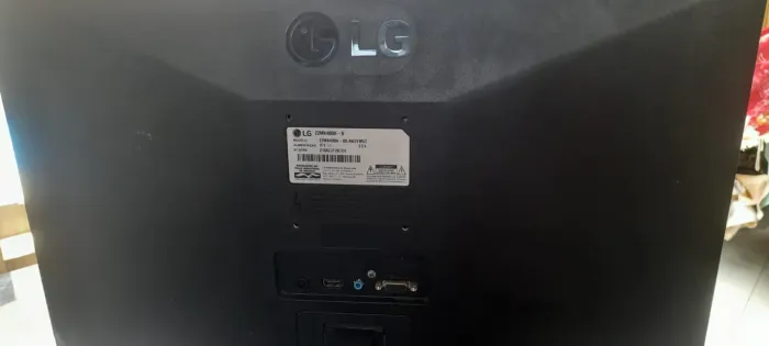 Monitor LG de 22 poleg com pouco Uso/Cabo HDMI/fonte
