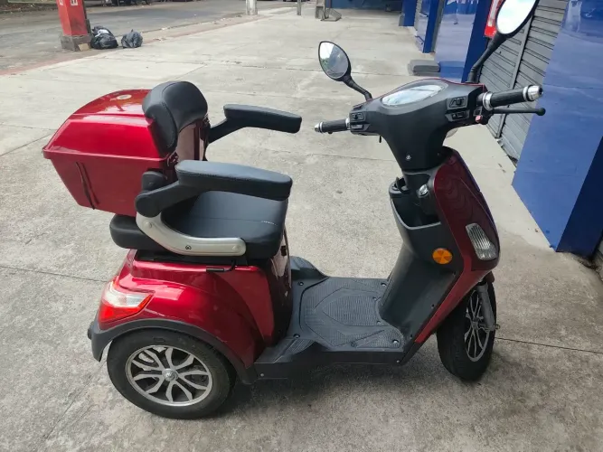 triciclo Souza motoneta baterias novas.