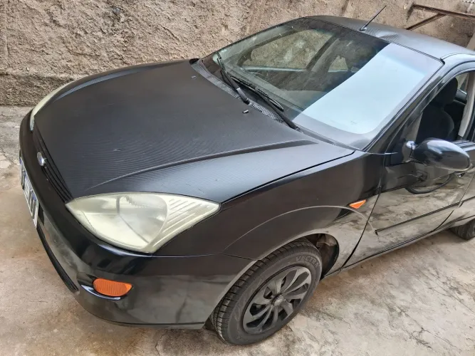 Ford Focus 1.8 16V 5P 2003