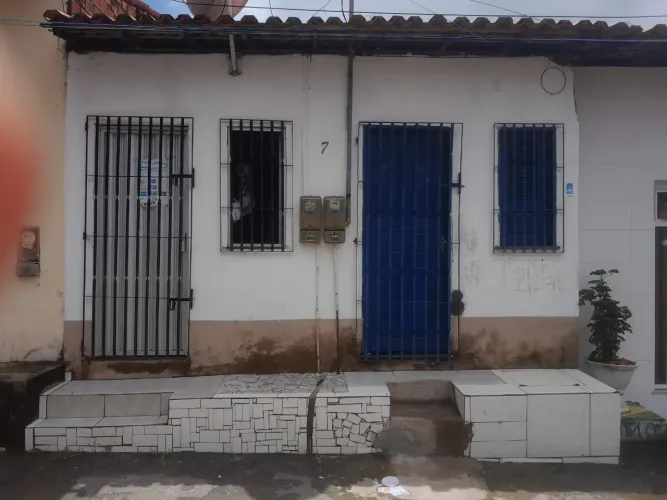 Vende se 2 casas conforme fotos