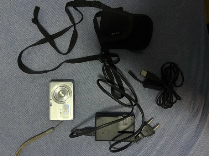 cybershot sony 12.1 mp