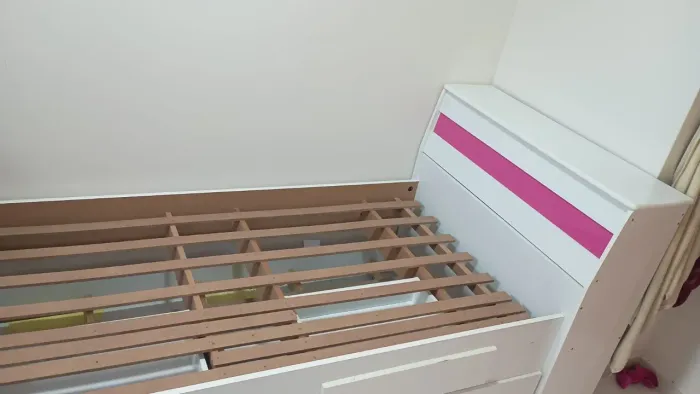 Vendo uma cama infantil baú em perfeito estado.