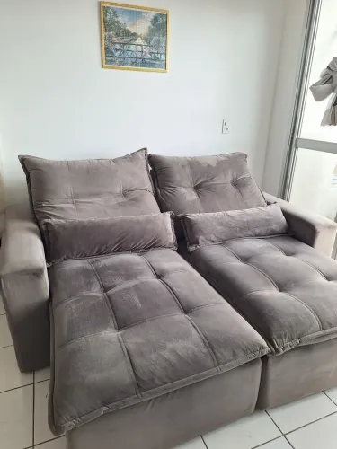 Sofá retrátil e reclináveis de molas bem confortável