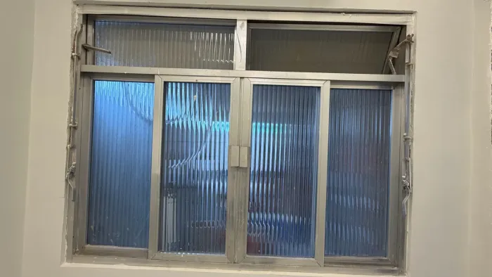 PORTAS E JANELAS DE ALUMÍNIO