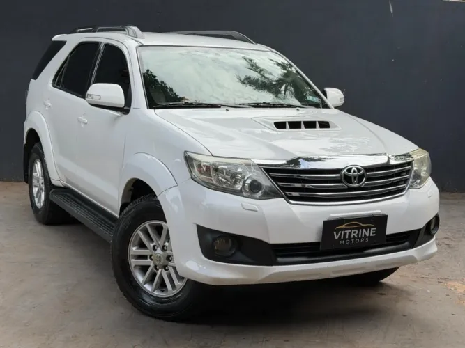 Toyota Hilux SW4 SRV D4-d 4X4 3.0 TDI Dies. AUT 2013